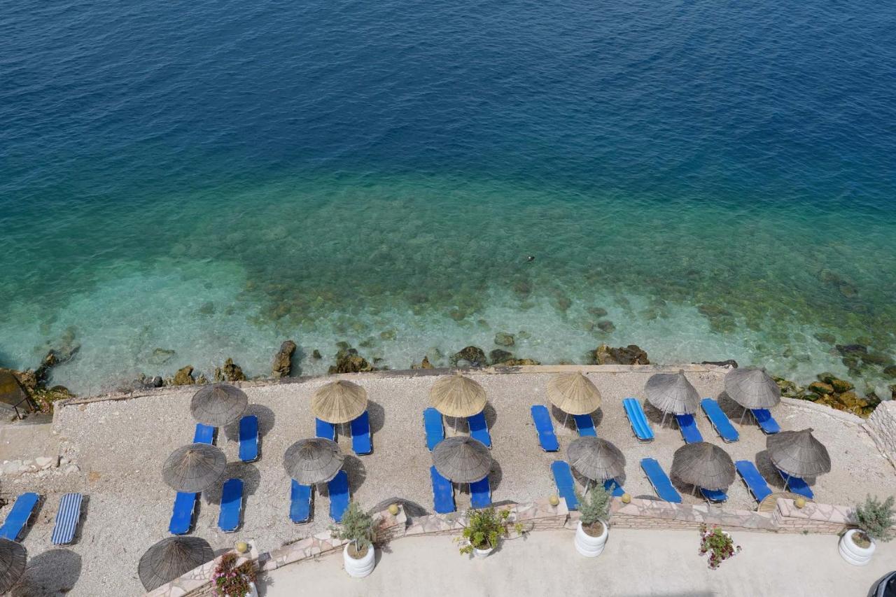 Blue Bay Hotel Sarandë エクステリア 写真
