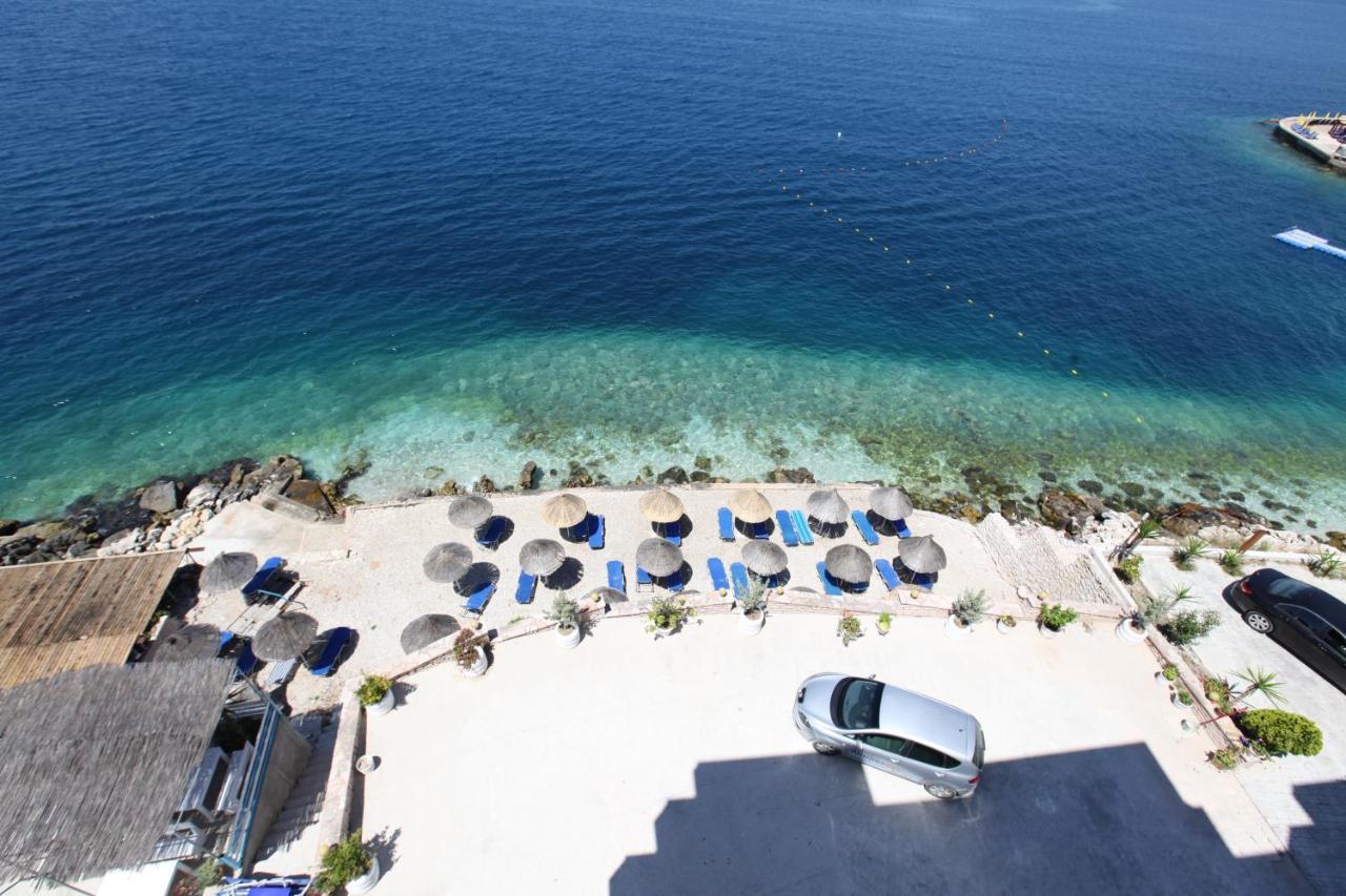 Blue Bay Hotel Sarandë エクステリア 写真