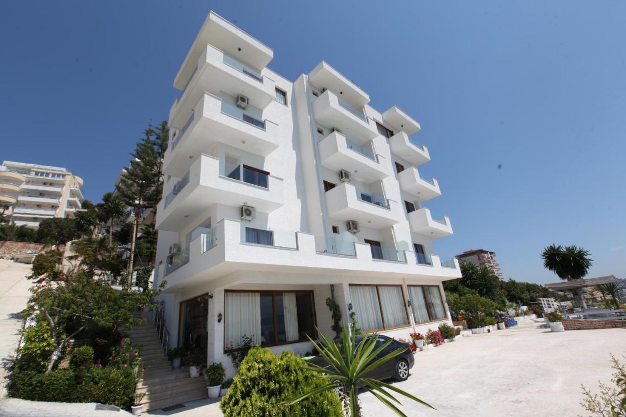 Blue Bay Hotel Sarandë エクステリア 写真