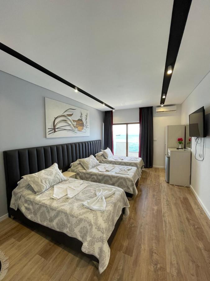 Blue Bay Hotel Sarandë エクステリア 写真