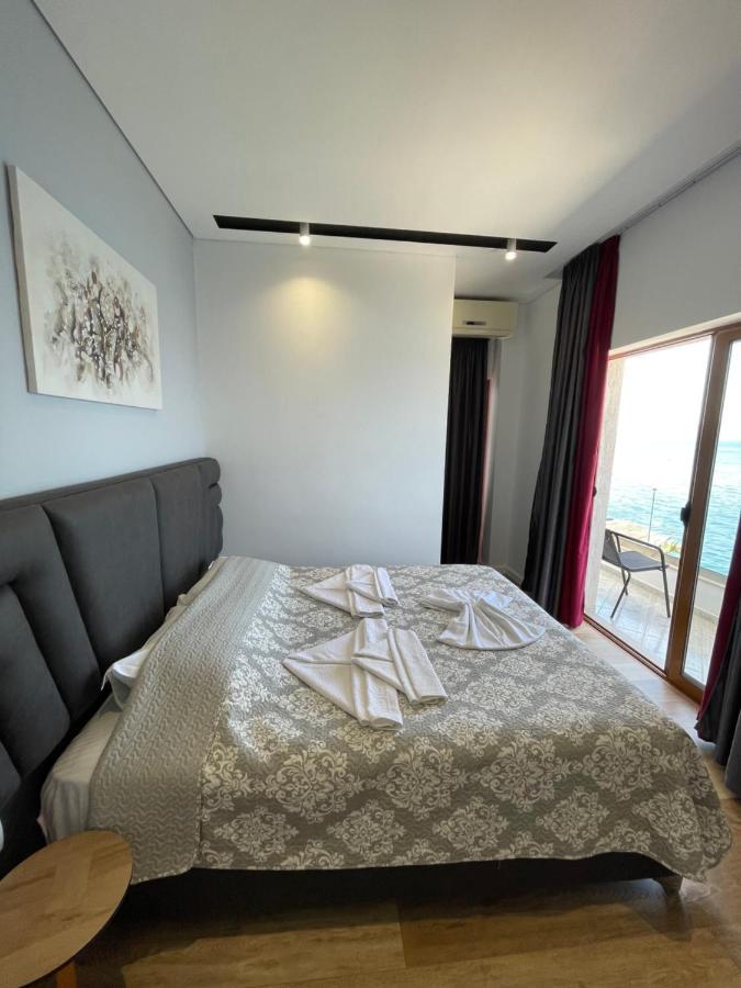 Blue Bay Hotel Sarandë エクステリア 写真