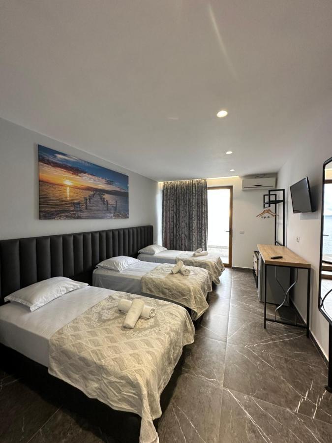 Blue Bay Hotel Sarandë エクステリア 写真
