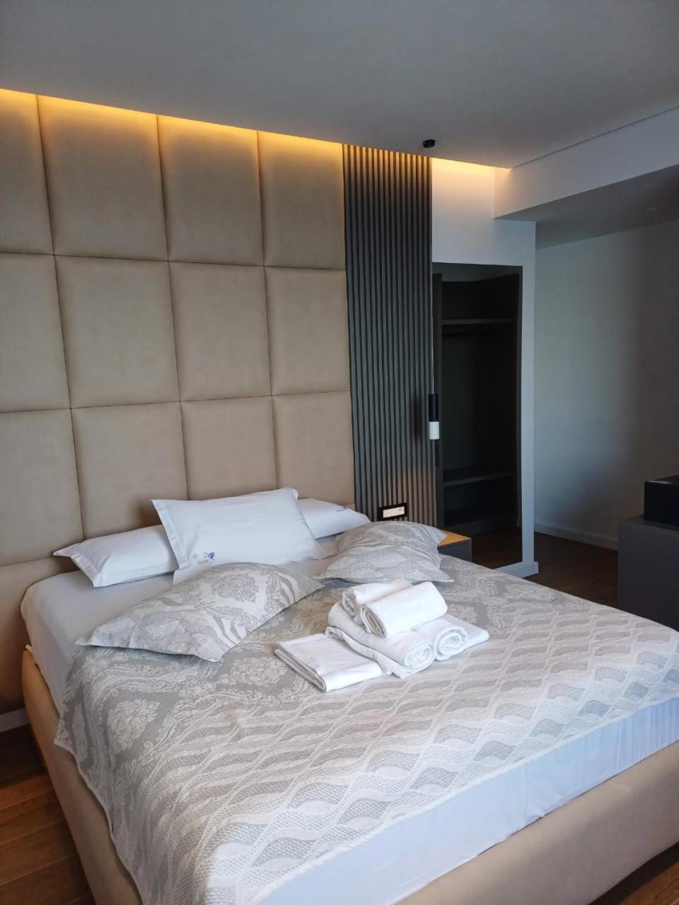 Blue Bay Hotel Sarandë エクステリア 写真