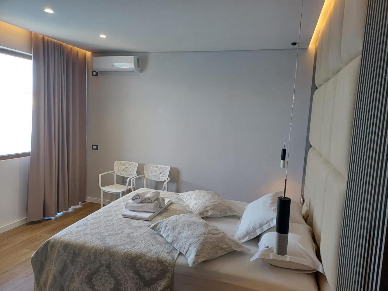 Blue Bay Hotel Sarandë エクステリア 写真
