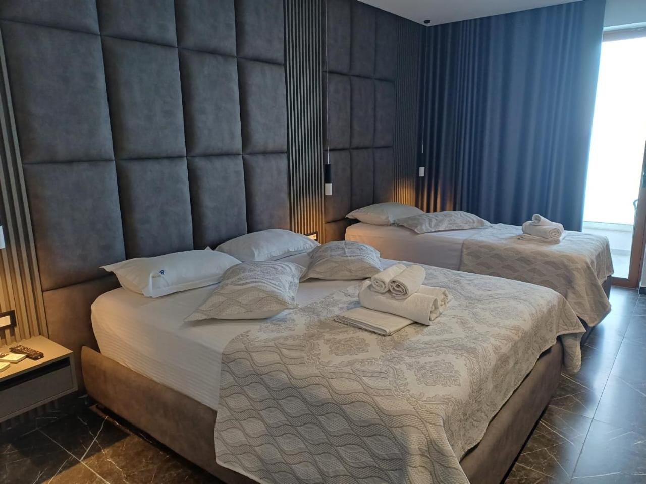 Blue Bay Hotel Sarandë エクステリア 写真