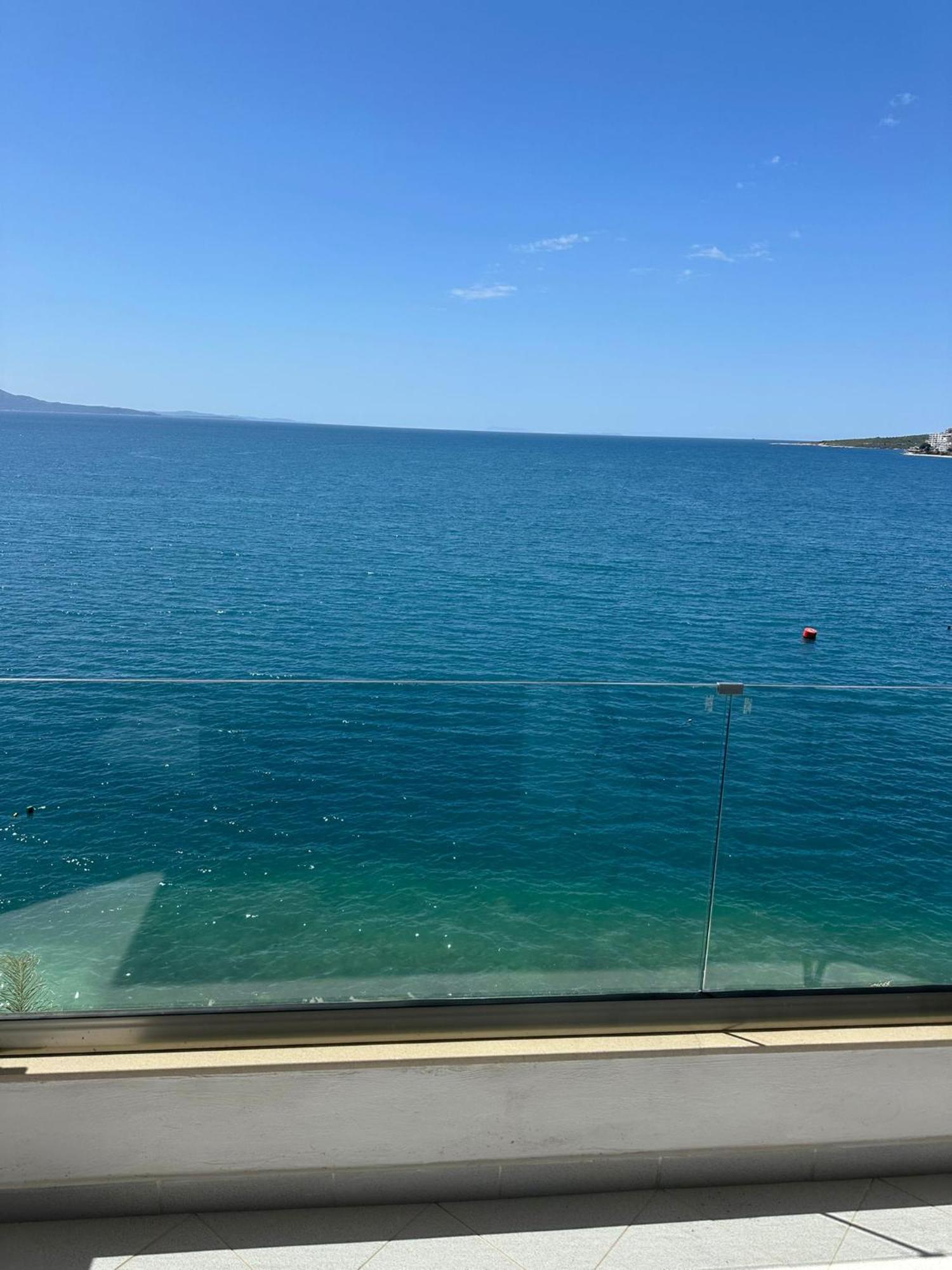 Blue Bay Hotel Sarandë エクステリア 写真