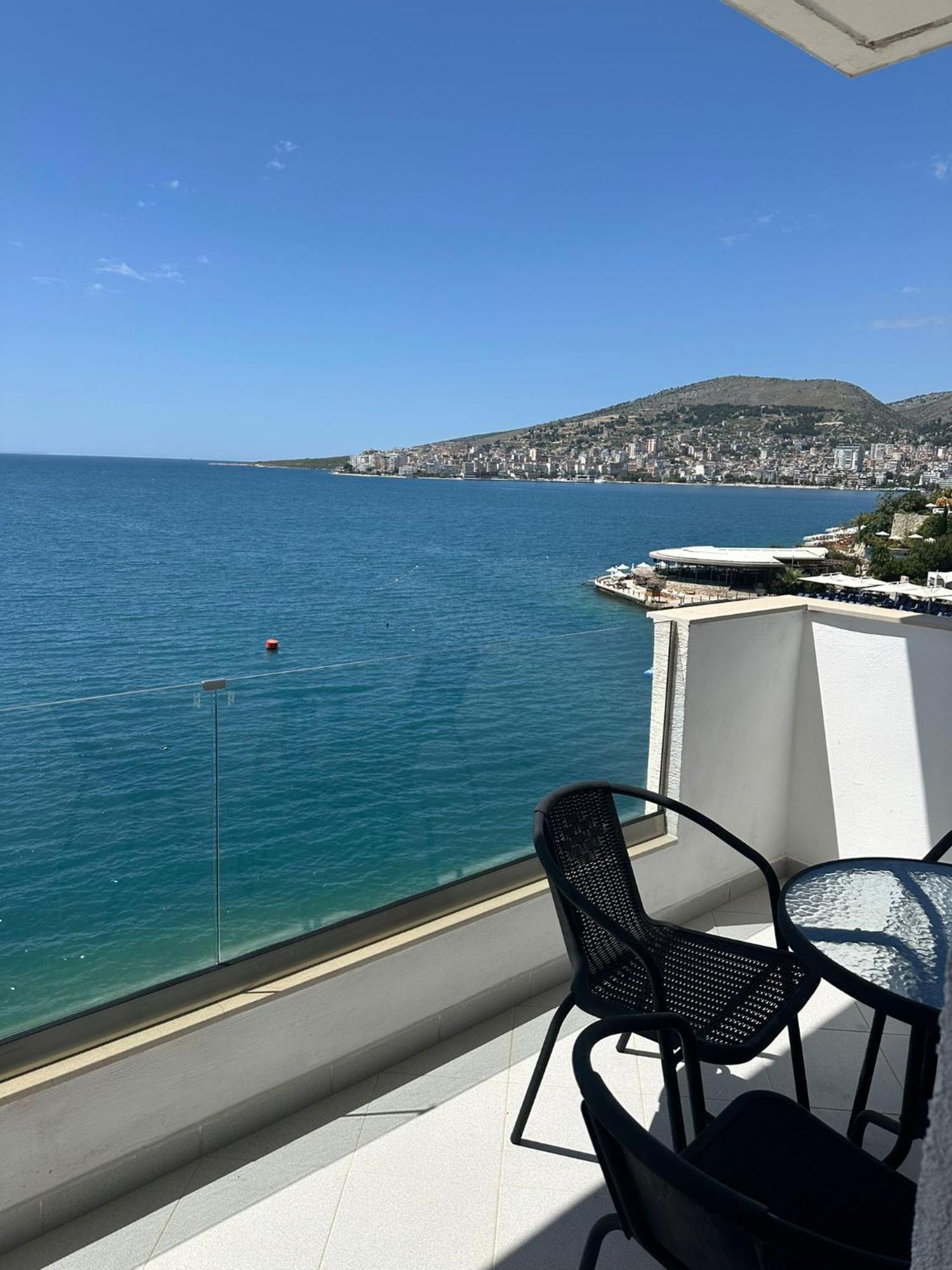 Blue Bay Hotel Sarandë エクステリア 写真