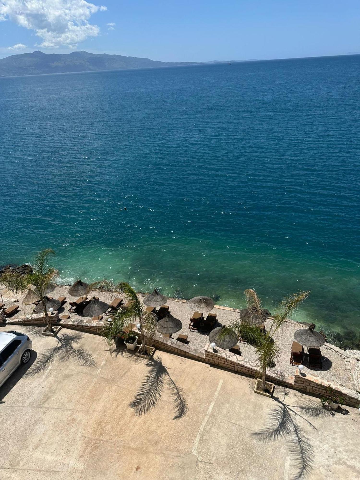 Blue Bay Hotel Sarandë エクステリア 写真